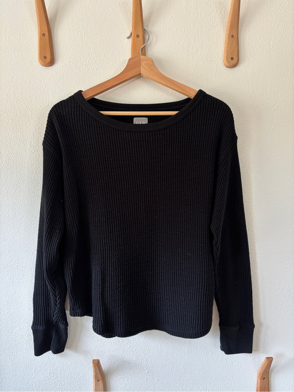 GAP Black Ribbed Long Sleeve Crewneck Top